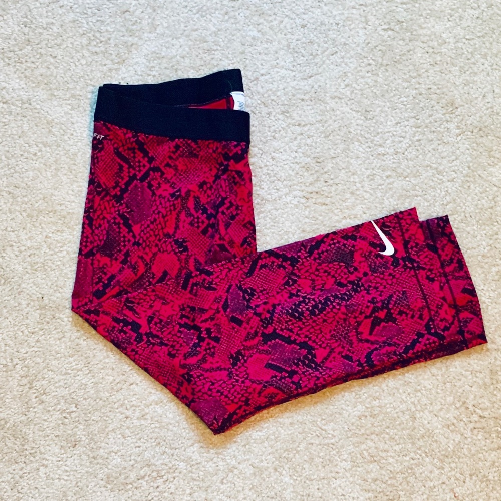 NWOT Nike Pro Pink and Black Snake Skin Capri